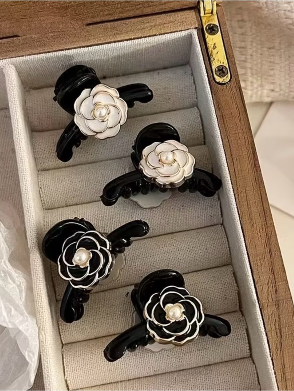 Black Floral Pearl Hair Claw Clips - 4🎴Elegant Women’s Accessory